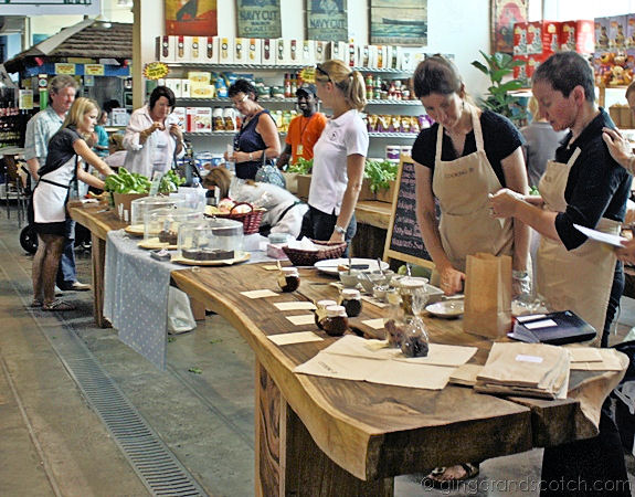 Bumble Box Market at Dubai Garden Centre Bumble Box Market at Dubai Garden Centre