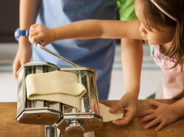 Using Pasta Machine to Roll Udon Dough